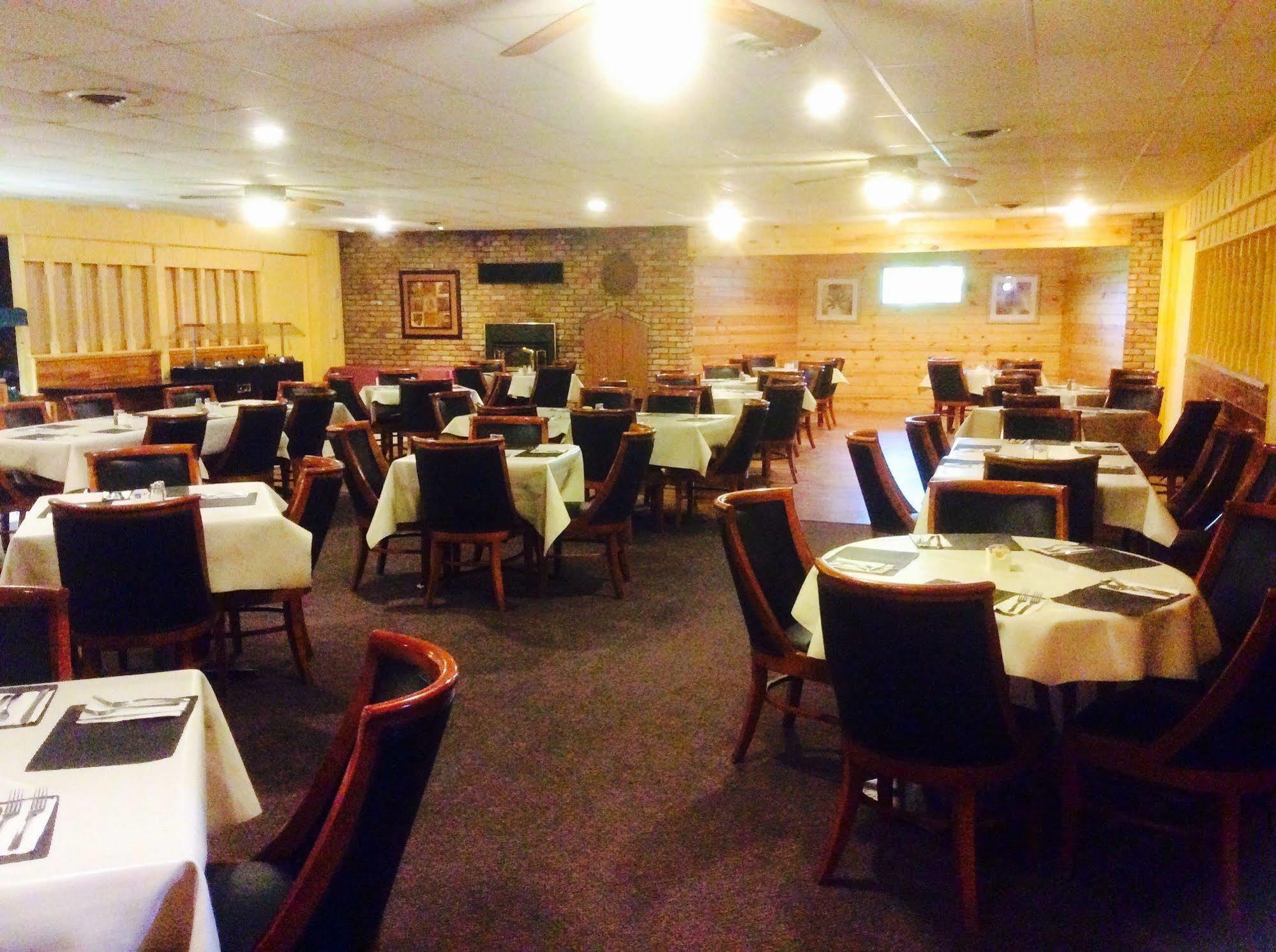 Forty Club Inn Deerwood Zewnętrze zdjęcie