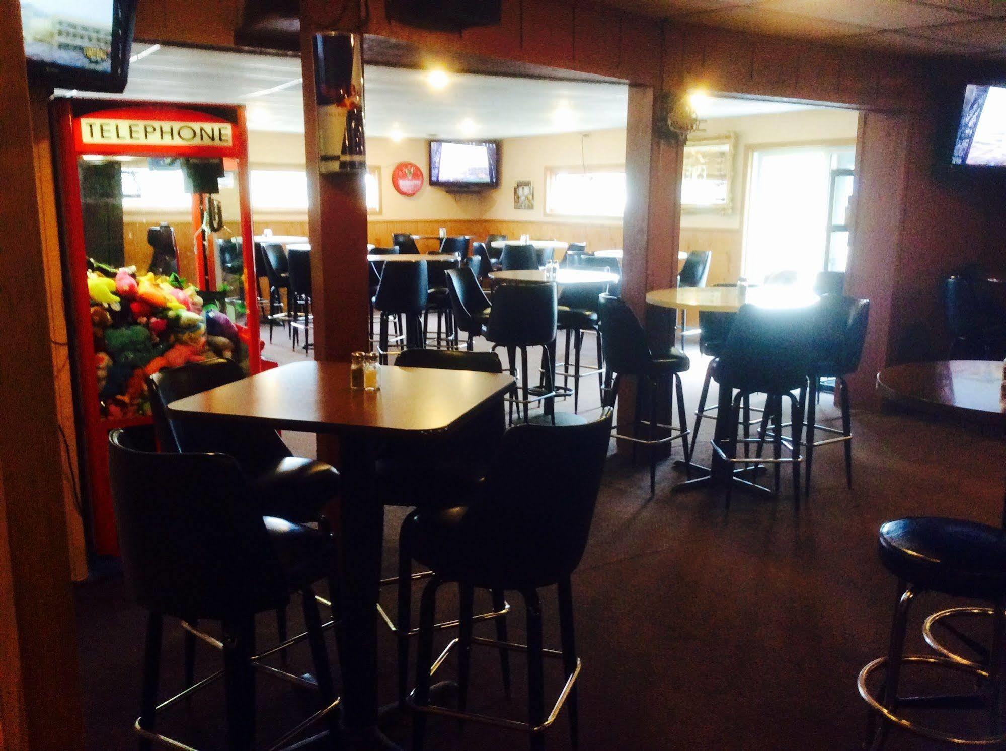 Forty Club Inn Deerwood Zewnętrze zdjęcie